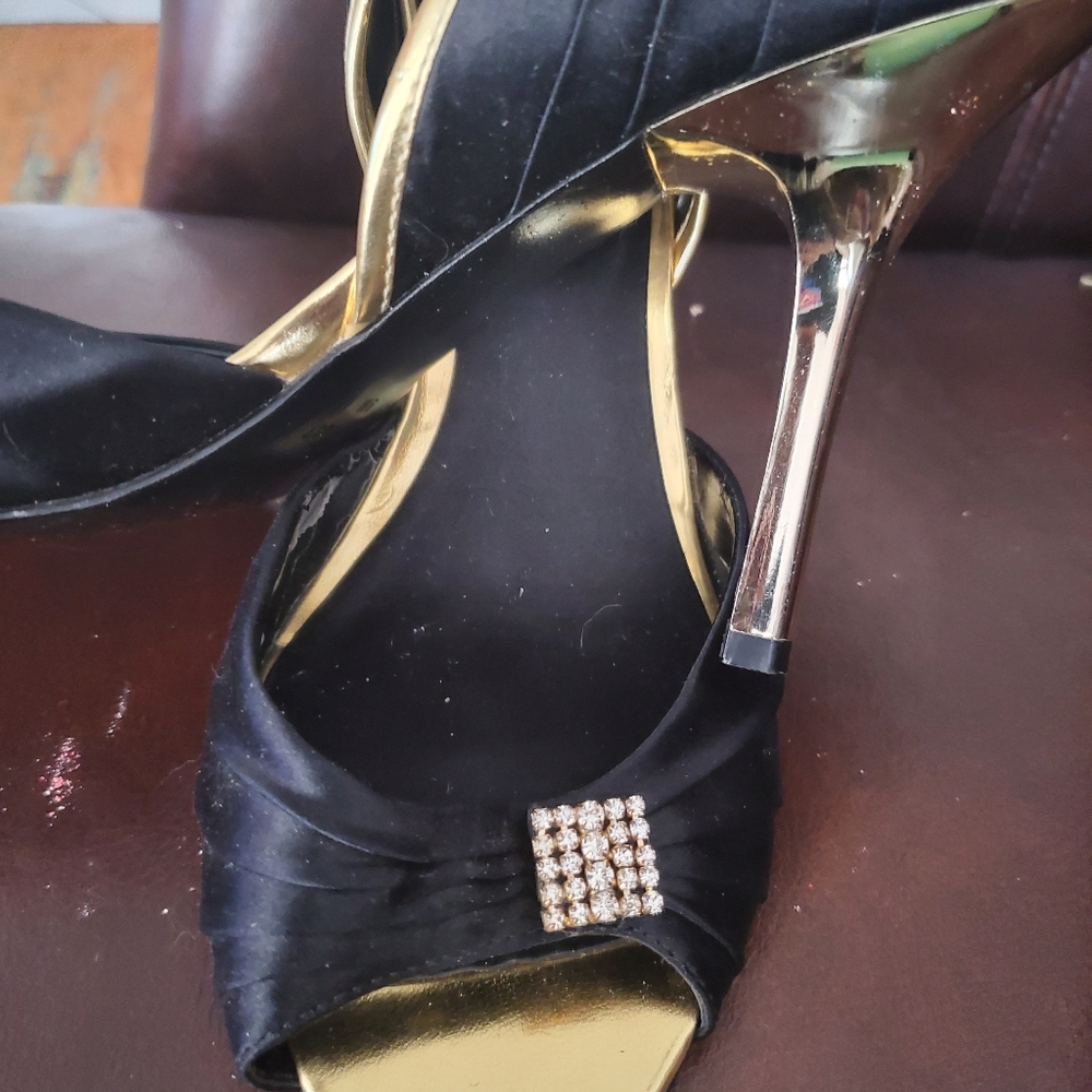 NEW NINE WEST STILETTOS